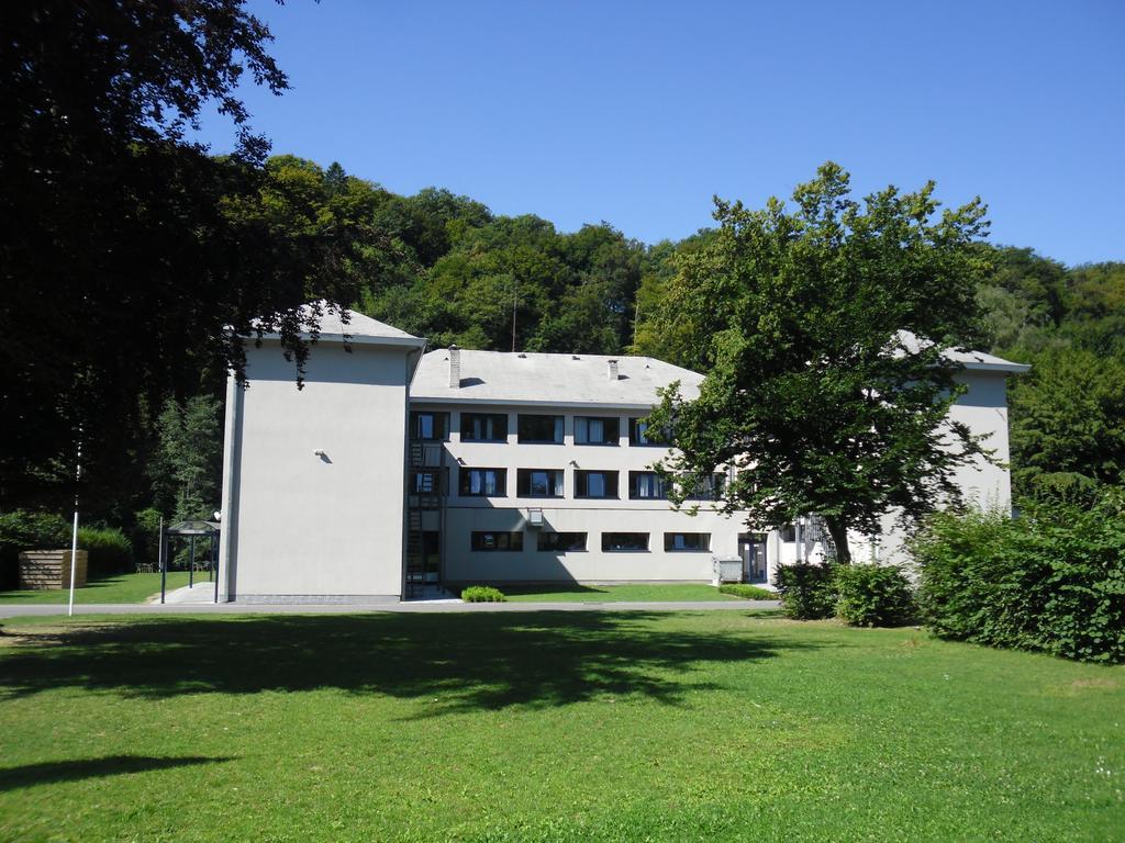J-Club De Knapzak / La Besace Villa Bohan Екстериор снимка